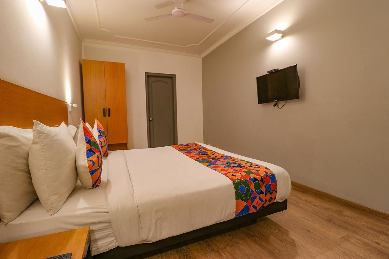 Fabhotel Lord Inn Нью-Дели Экстерьер фото