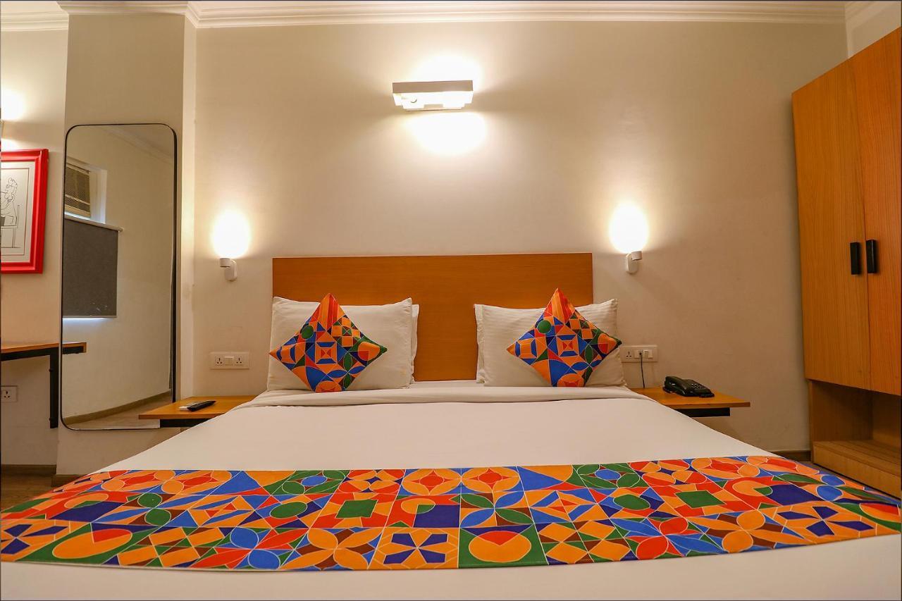 Fabhotel Lord Inn Нью-Дели Экстерьер фото