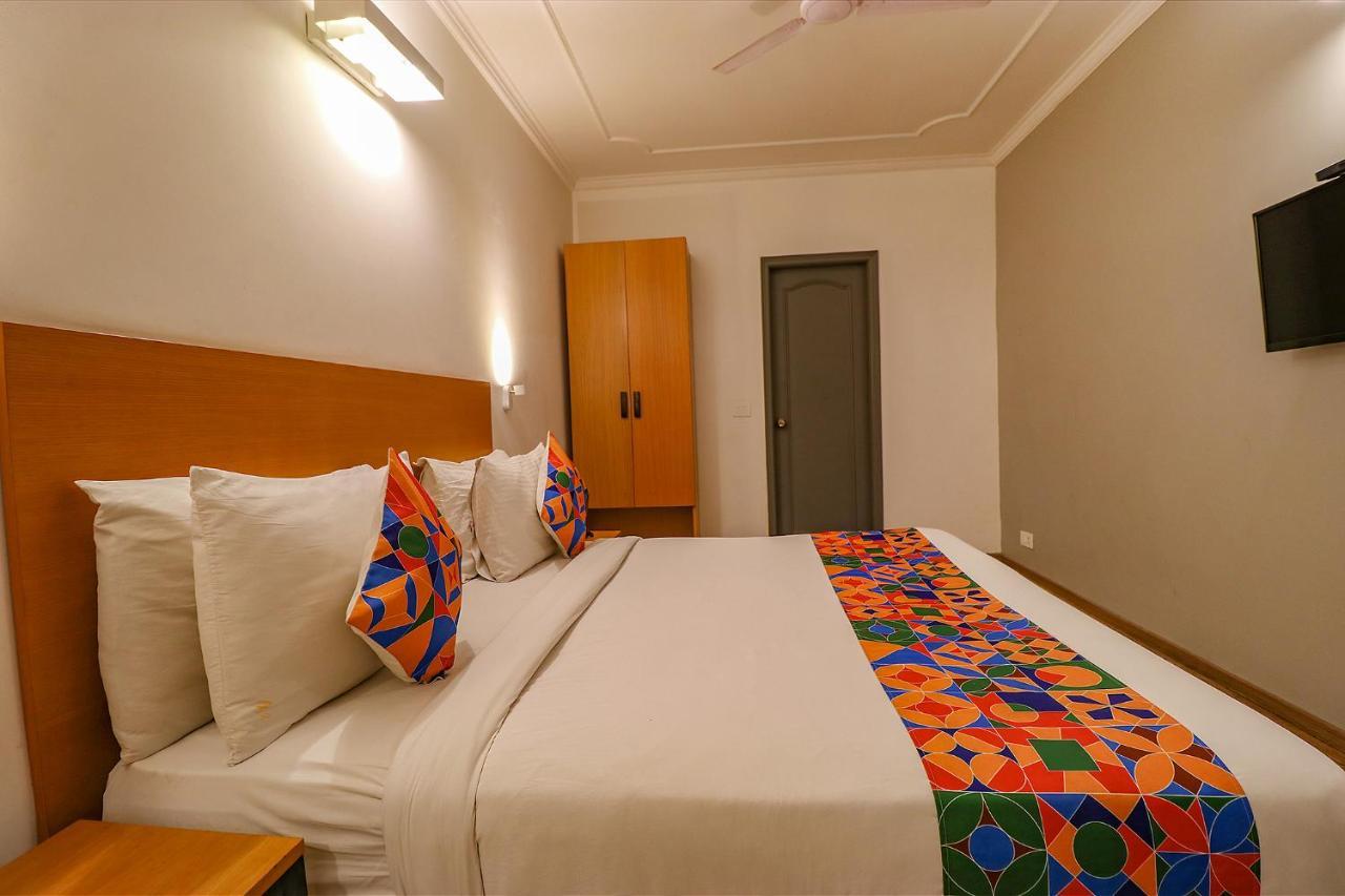 Fabhotel Lord Inn Нью-Дели Экстерьер фото