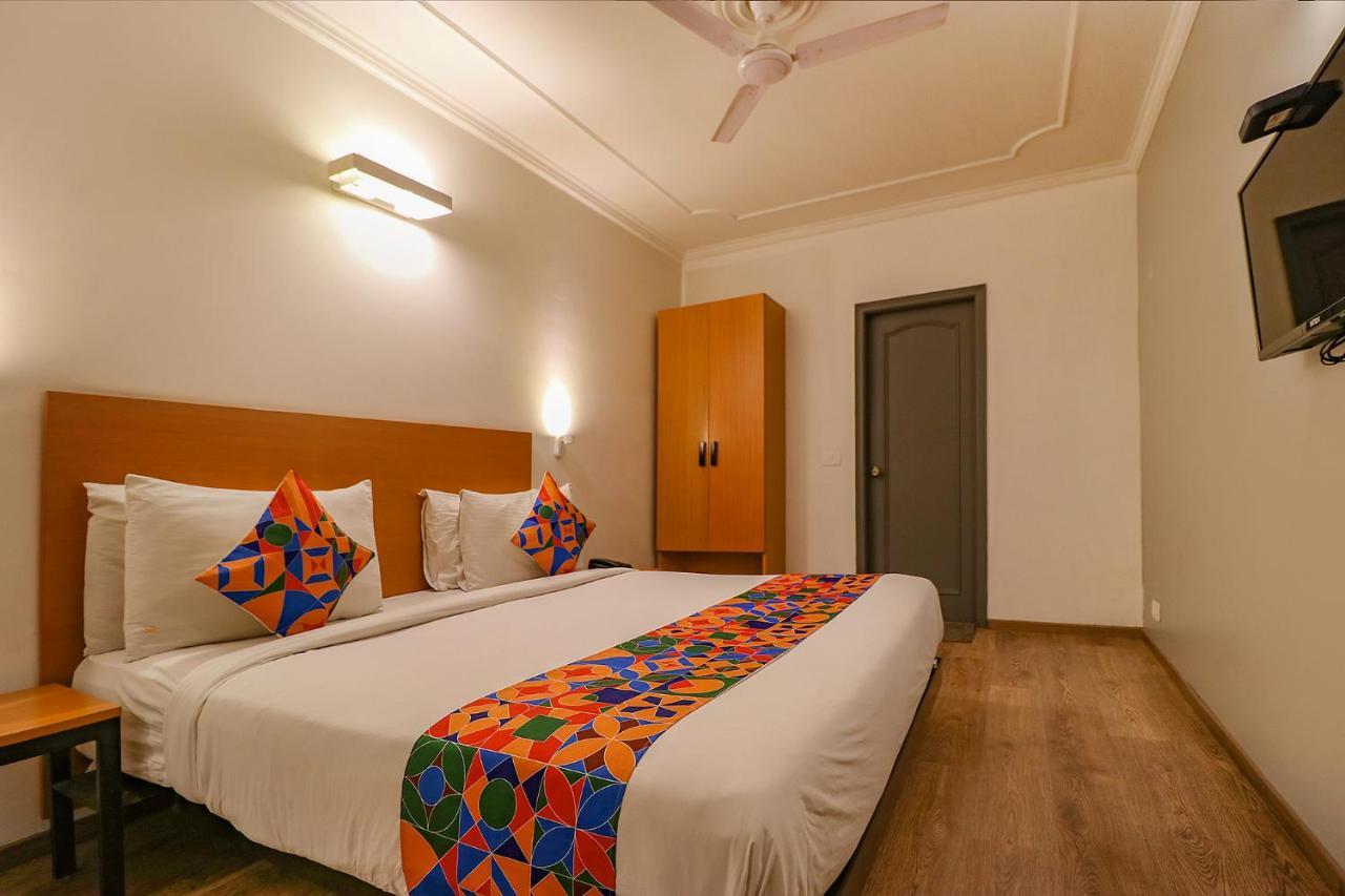 Fabhotel Lord Inn Нью-Дели Экстерьер фото