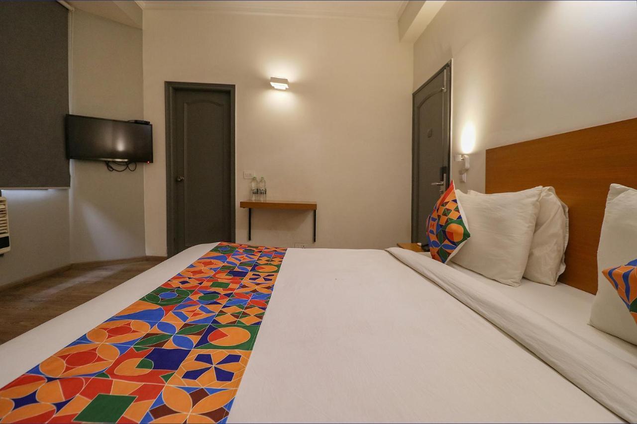 Fabhotel Lord Inn Нью-Дели Экстерьер фото