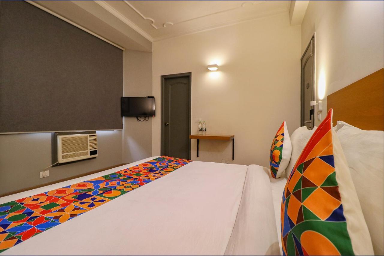 Fabhotel Lord Inn Нью-Дели Экстерьер фото