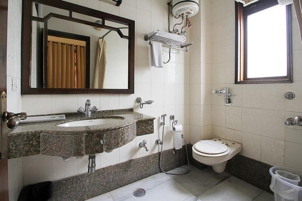 Fabhotel Lord Inn Нью-Дели Экстерьер фото