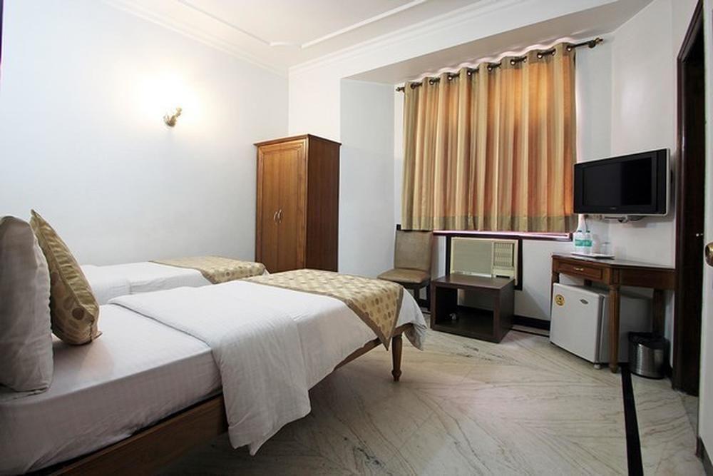 Fabhotel Lord Inn Нью-Дели Экстерьер фото