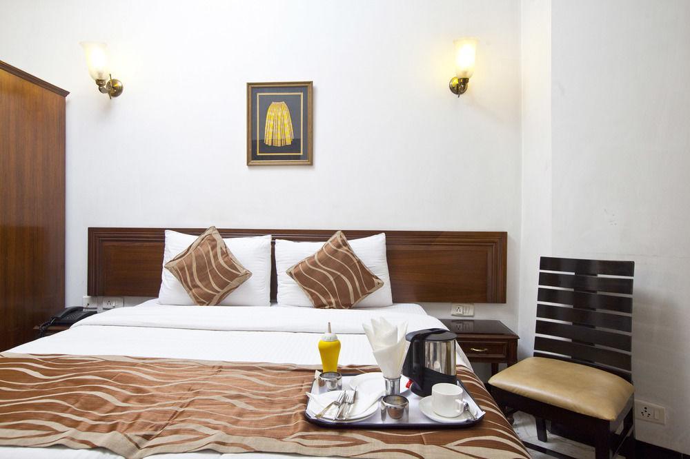 Fabhotel Lord Inn Нью-Дели Экстерьер фото